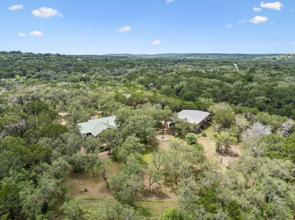 300 Bluff Road Spicewood TX 78669