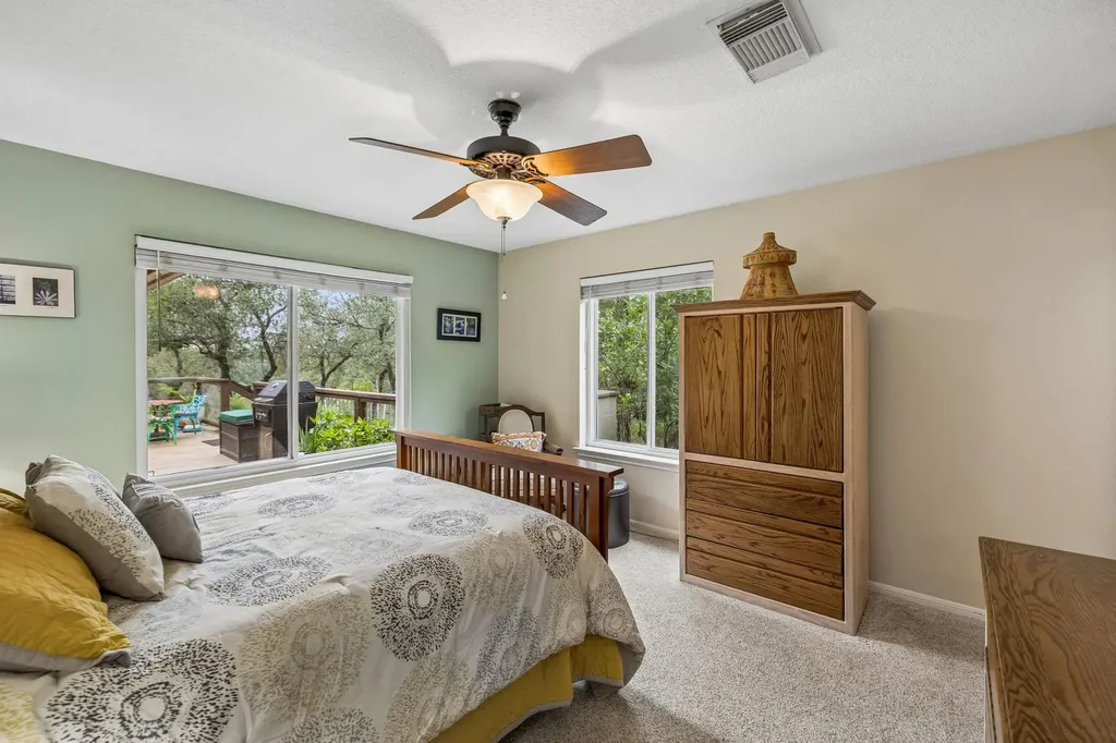 300 Bluff Road Spicewood TX 78669