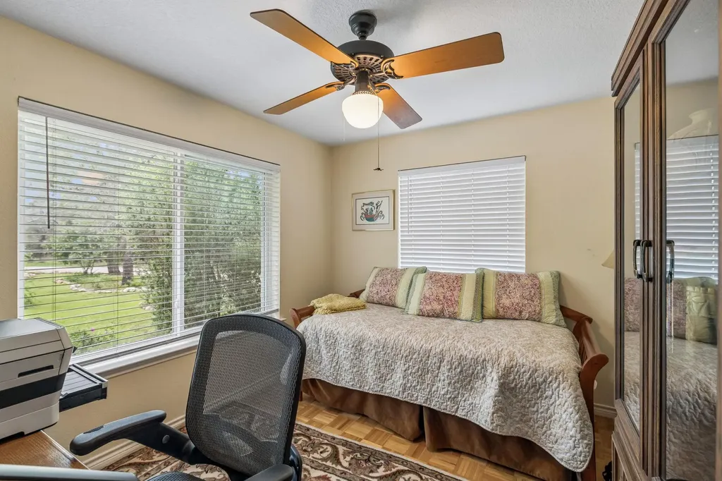 300 Bluff Road Spicewood TX 78669