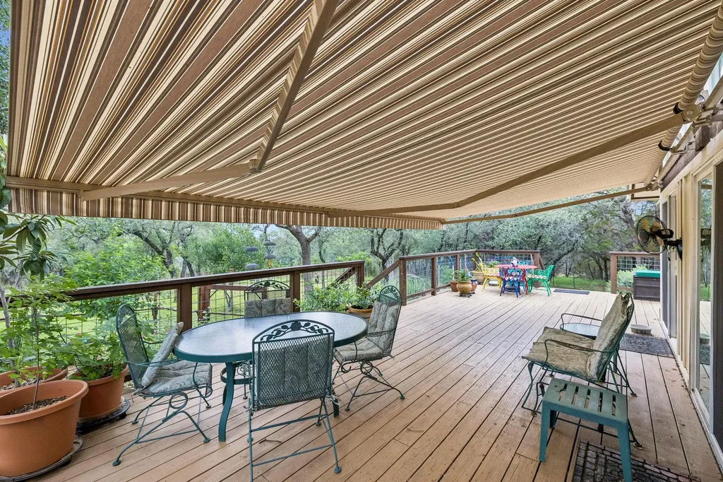 300 Bluff Road Spicewood TX 78669