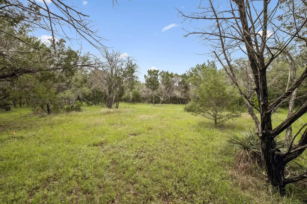 300 Bluff Road Spicewood TX 78669