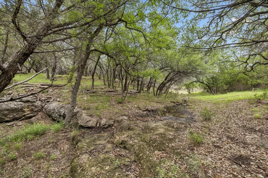 300 Bluff Road Spicewood TX 78669