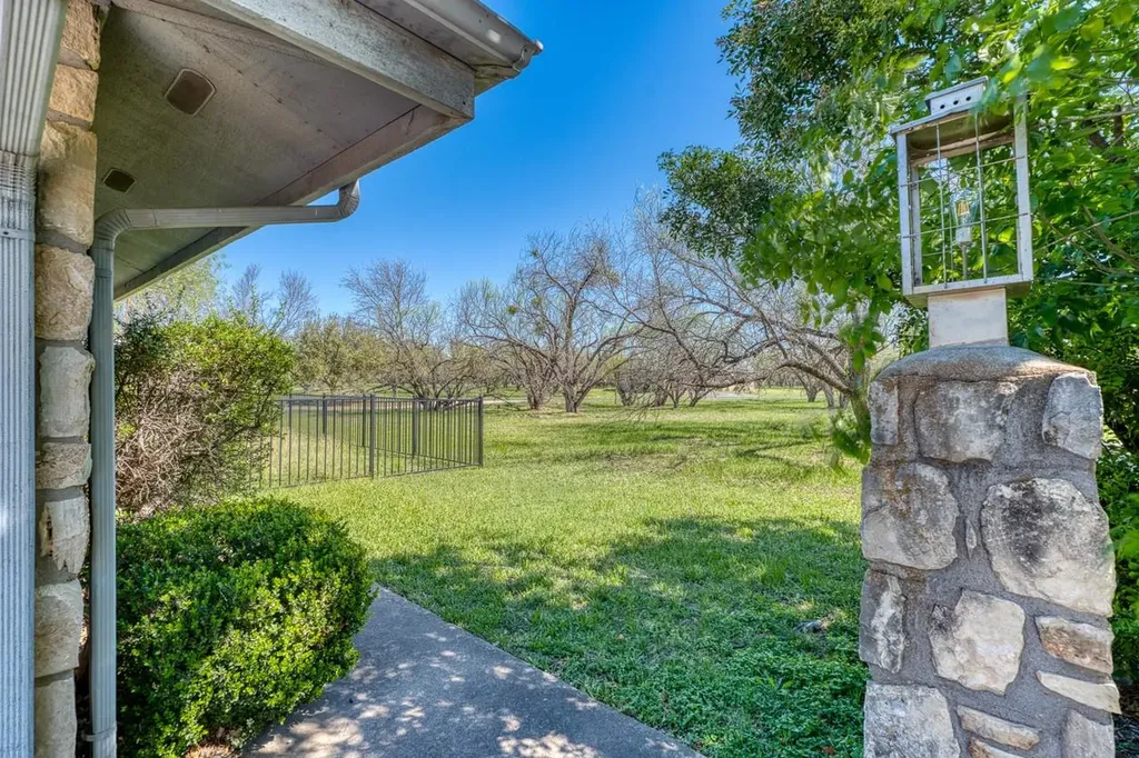 1504 Horseshoe Bay Proper Horseshoe Bay TX 78657