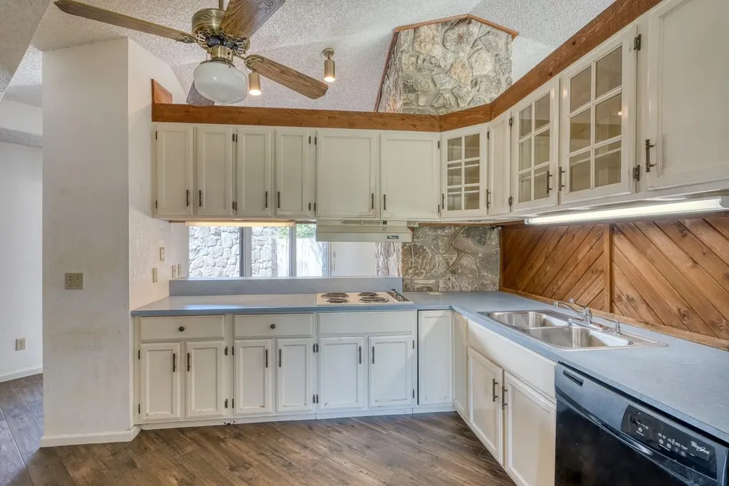 1504 Horseshoe Bay Proper Horseshoe Bay TX 78657