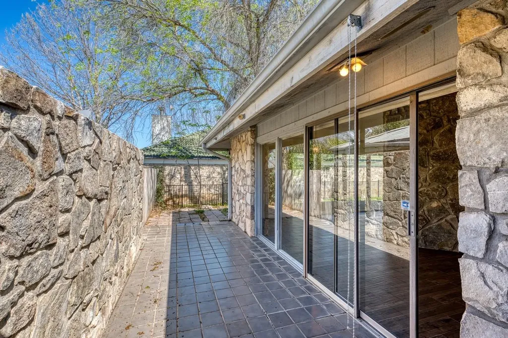 1504 Horseshoe Bay Proper Horseshoe Bay TX 78657