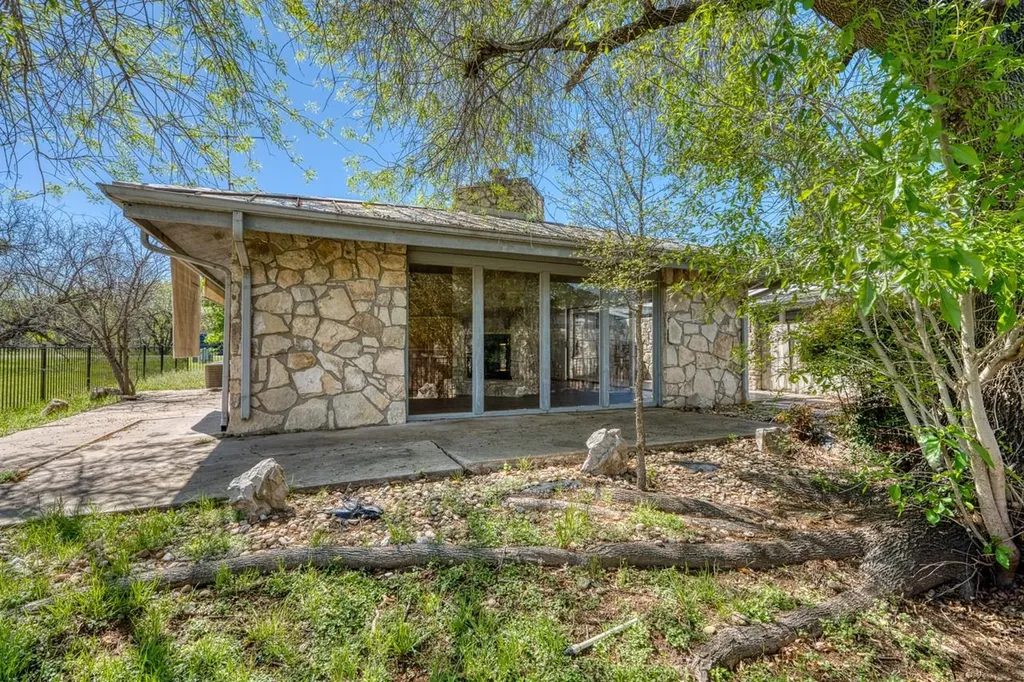 1504 Horseshoe Bay Proper Horseshoe Bay TX 78657