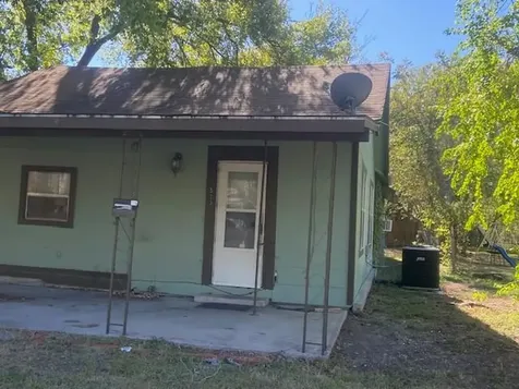 523 S Rio Grande Street Lockhart TX 78644