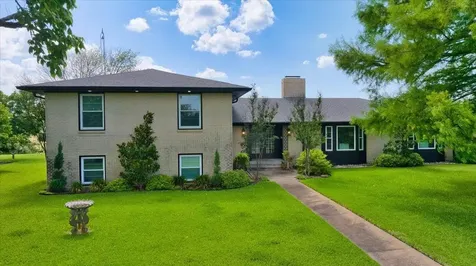 2522 S Robinson Drive Robinson TX 76706