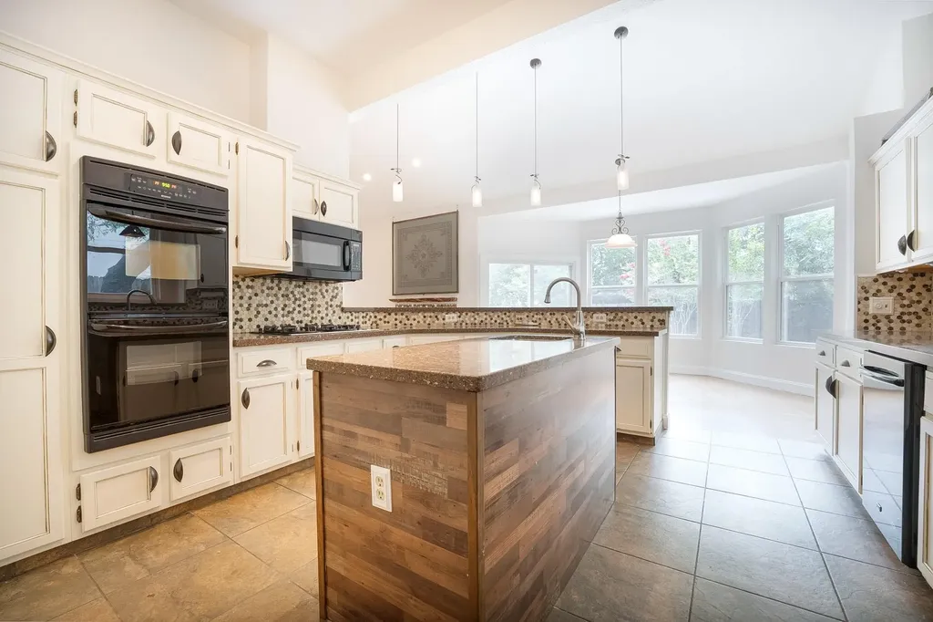 12515 Deer Falls Drive Austin TX 78729
