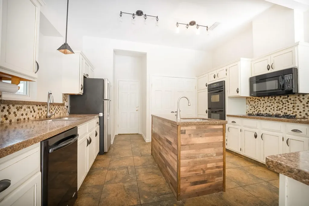 12515 Deer Falls Drive Austin TX 78729