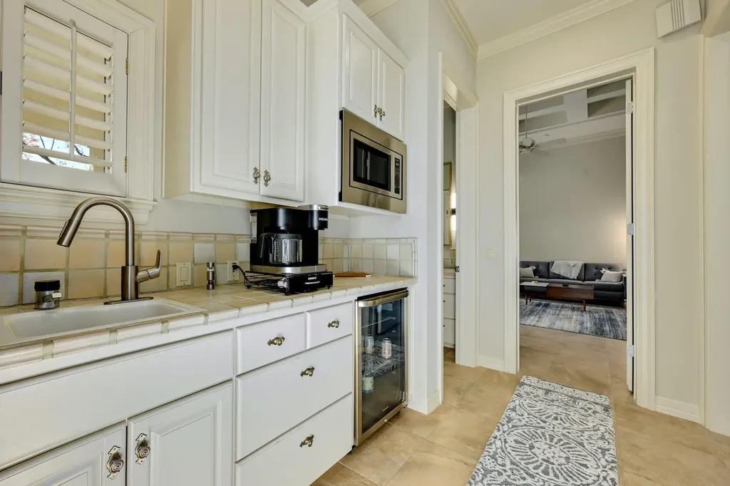 4400 Island Avenue Austin TX 78731
