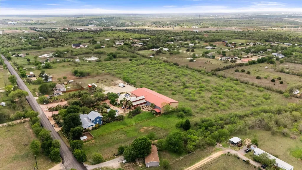 8802 Evelyn Road Buda TX 78610
