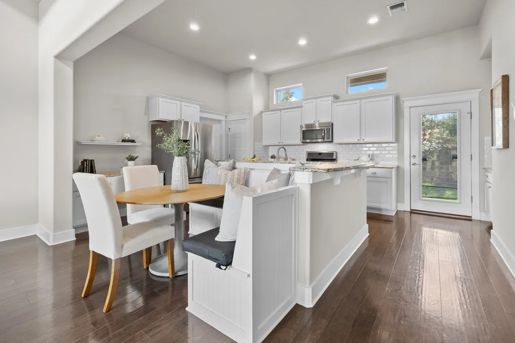 11106 Railway Lane Austin TX 78717