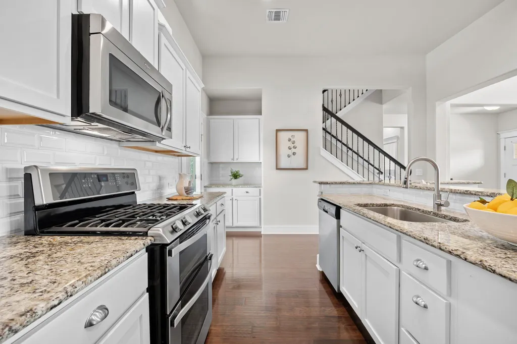 11106 Railway Lane Austin TX 78717