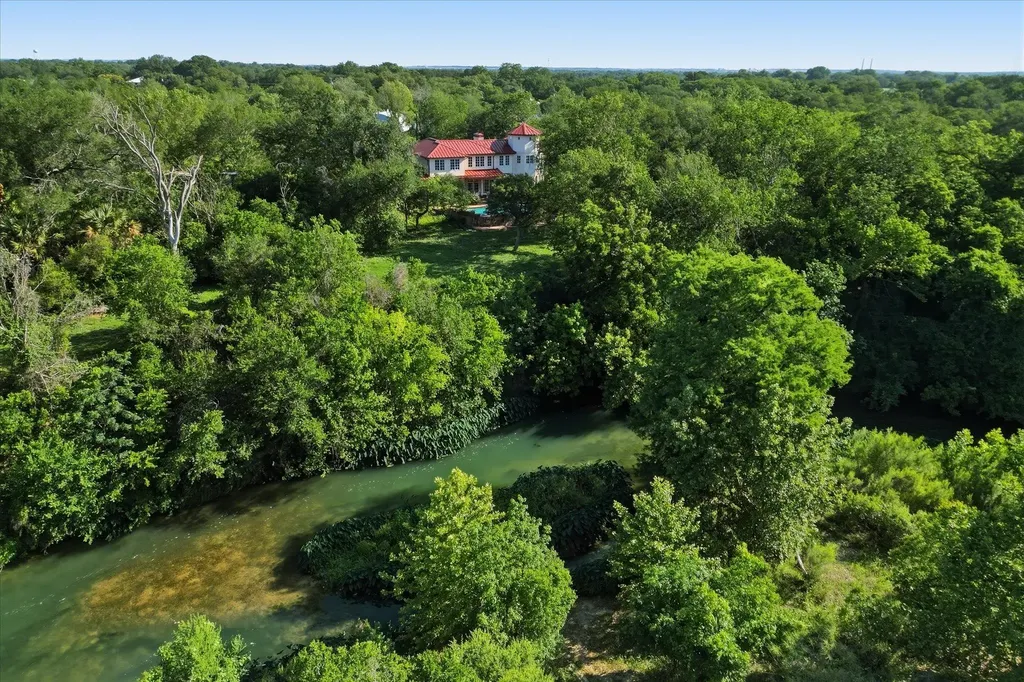 541 Martindale Falls Road Martindale TX 78655