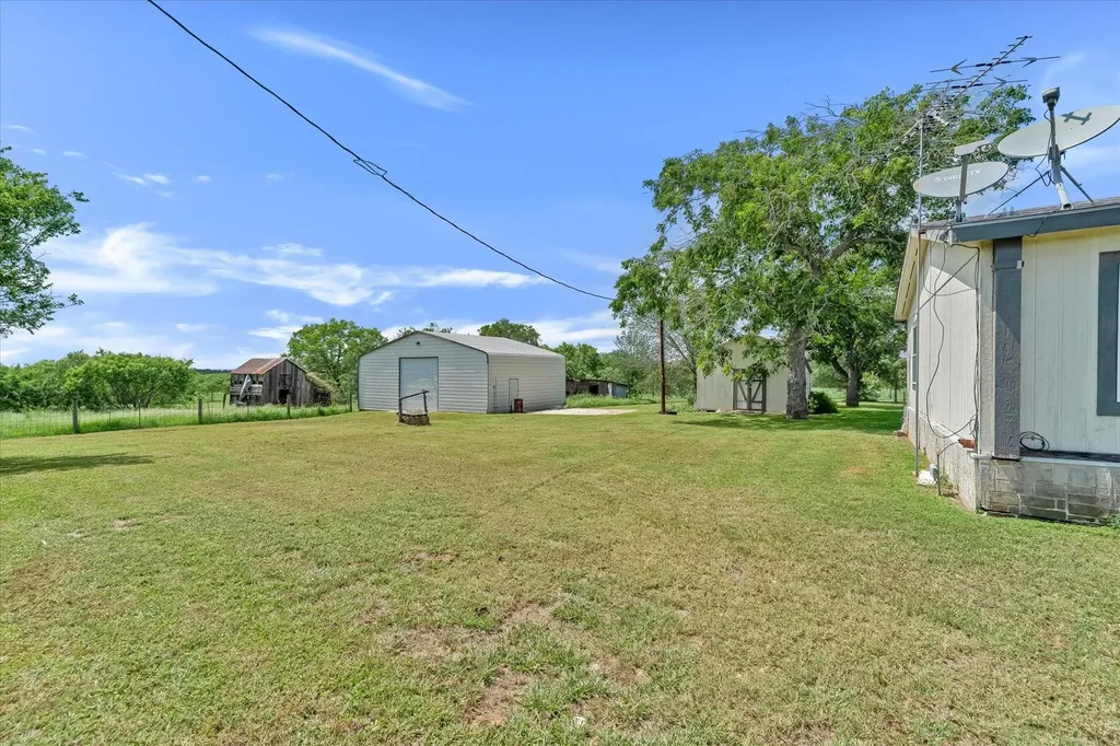 14858 Fm 1322 Luling TX 78648