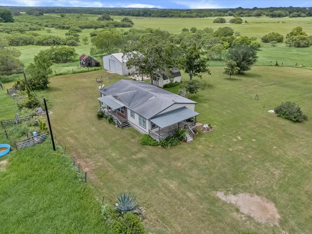 14858 Fm 1322 Luling TX 78648