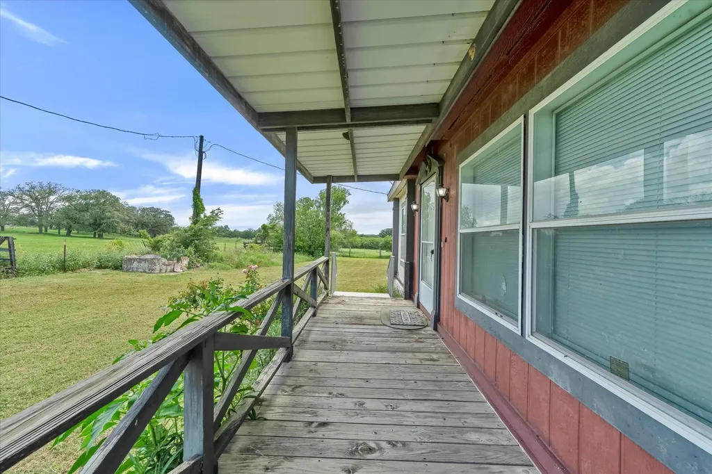 14858 Fm 1322 Luling TX 78648