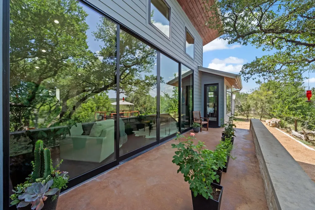 172 Bluff Trail Dripping Springs TX 78620