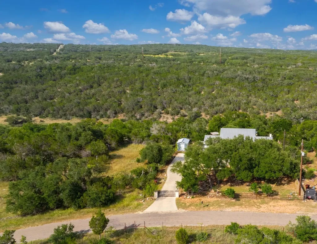 172 Bluff Trail Dripping Springs TX 78620