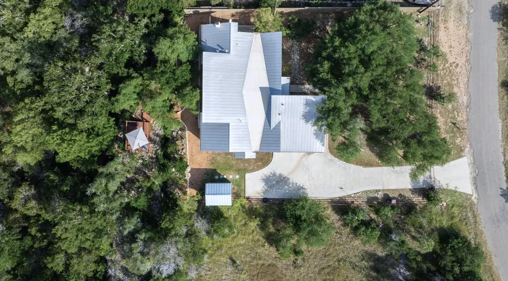 172 Bluff Trail Dripping Springs TX 78620