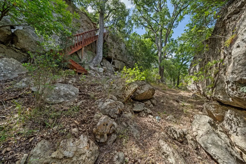 172 Bluff Trail Dripping Springs TX 78620