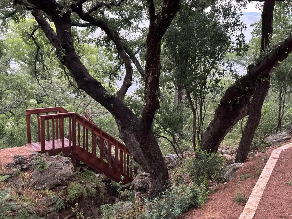 172 Bluff Trail Dripping Springs TX 78620