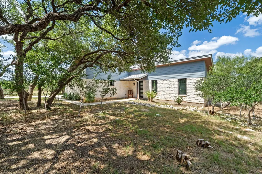 172 Bluff Trail Dripping Springs TX 78620