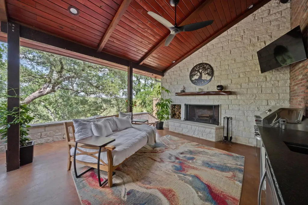 172 Bluff Trail Dripping Springs TX 78620
