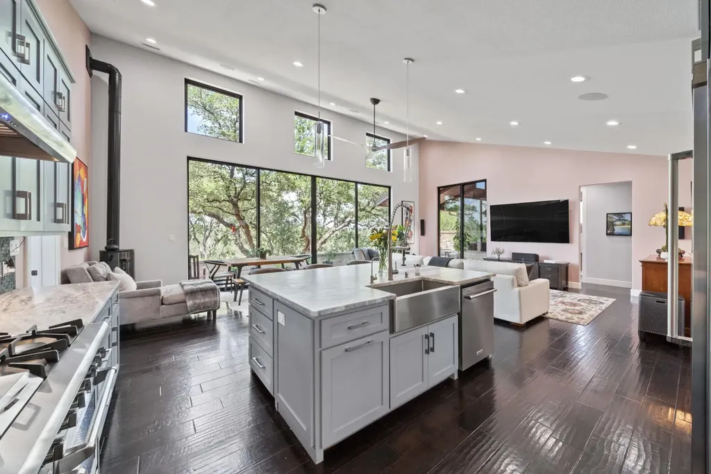 172 Bluff Trail Dripping Springs TX 78620