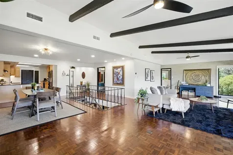 402 Seawind Street Lakeway TX 78734