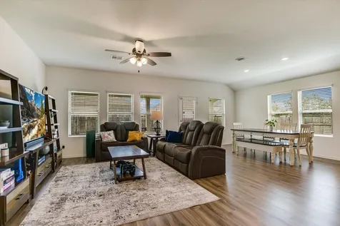 317 Colthorpe Lane Hutto TX 78634