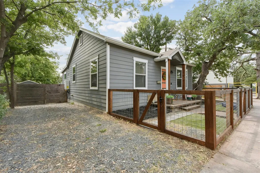 3403 King Street Austin TX 78705