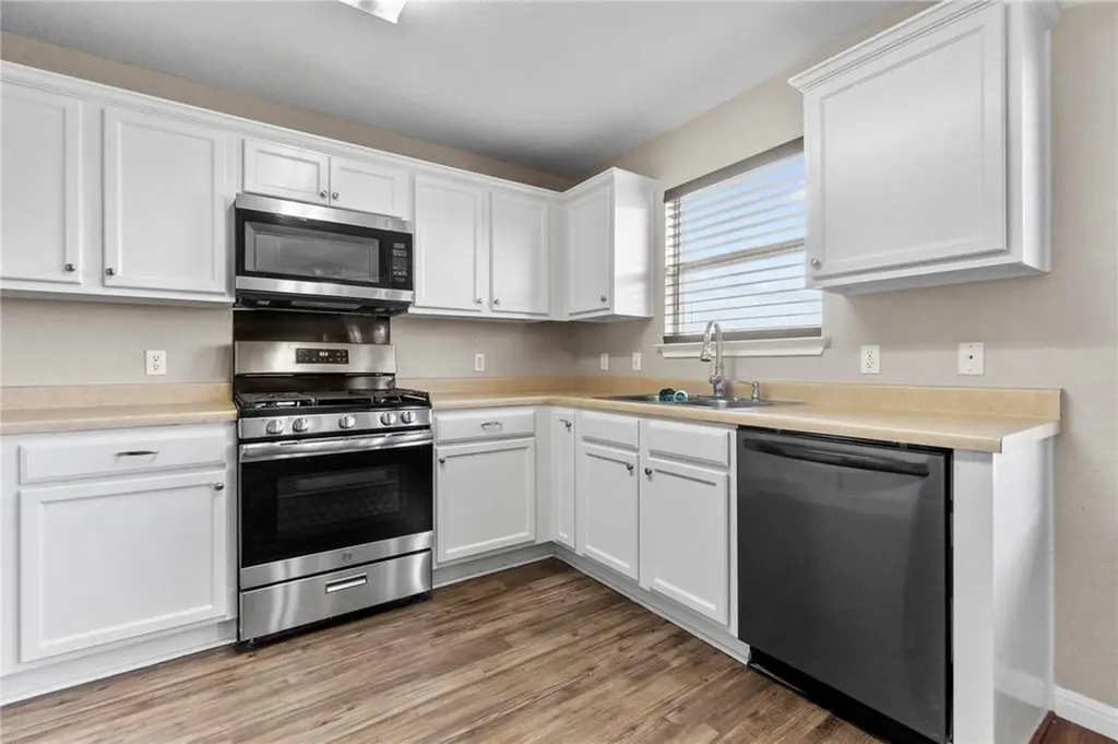 18425 Crestwind Lane Elgin TX 78621