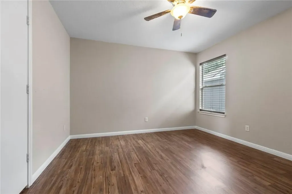 18425 Crestwind Lane Elgin TX 78621