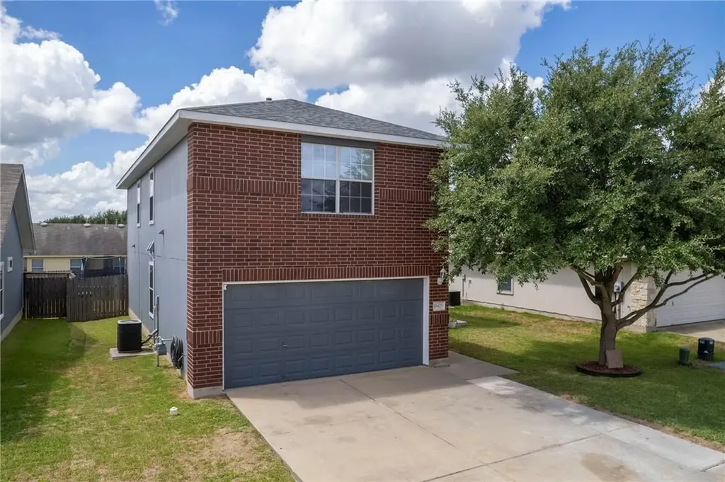 18425 Crestwind Lane Elgin TX 78621