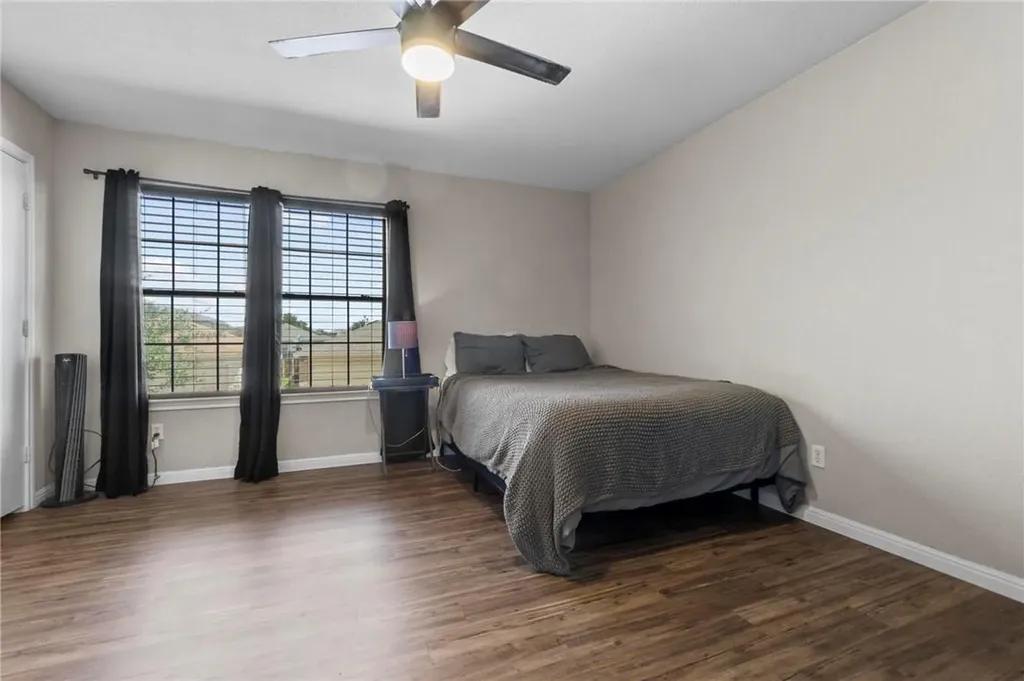 18425 Crestwind Lane Elgin TX 78621
