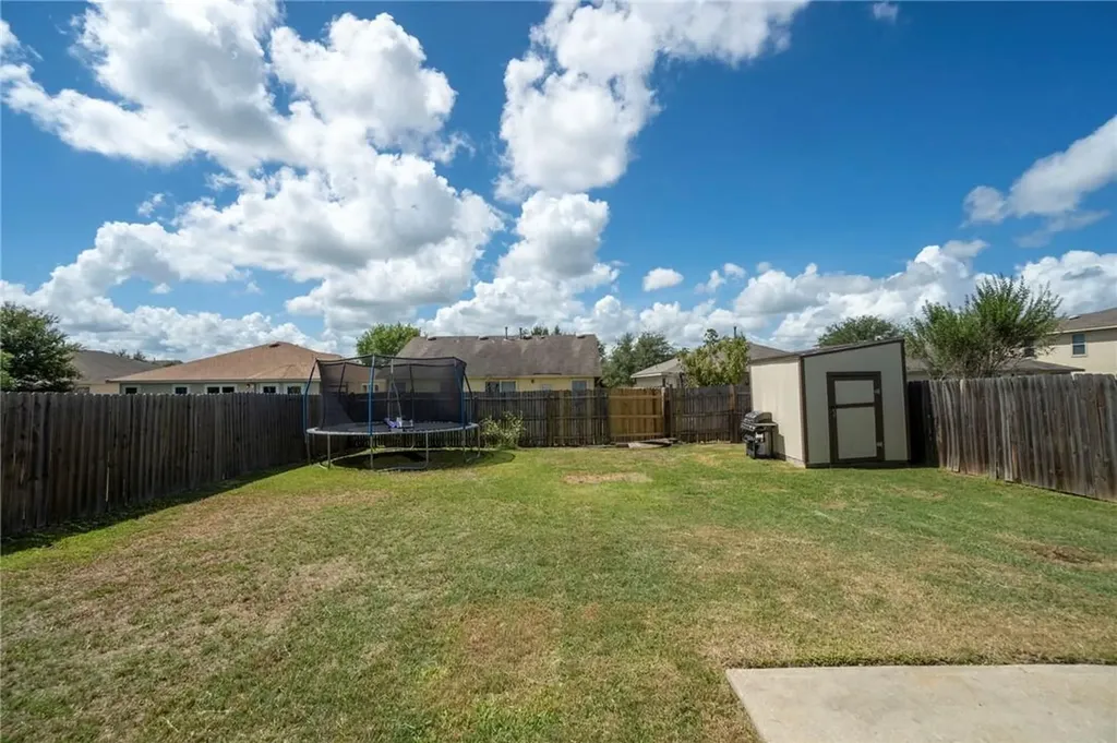 18425 Crestwind Lane Elgin TX 78621