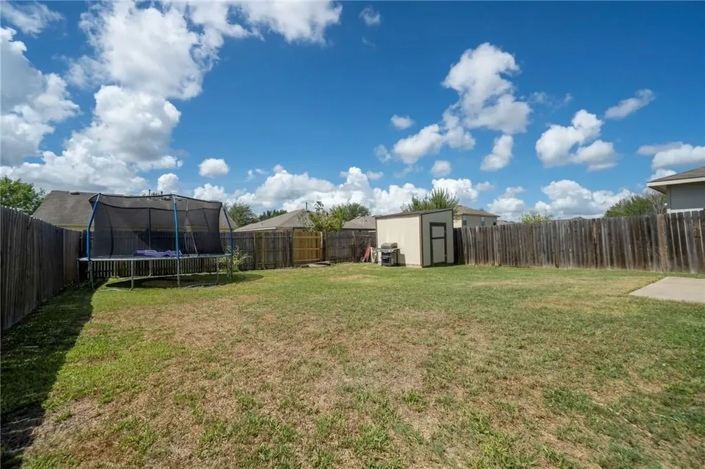 18425 Crestwind Lane Elgin TX 78621