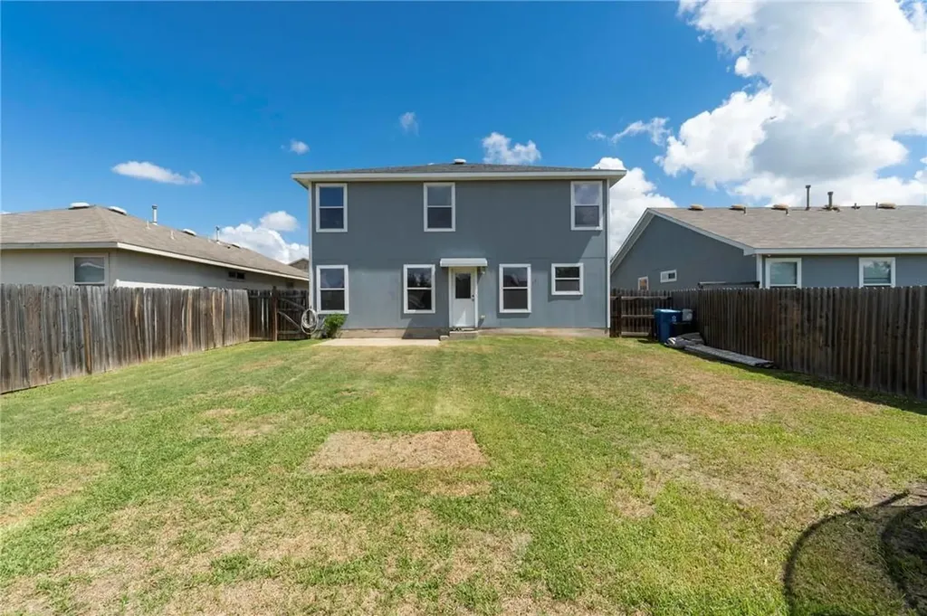 18425 Crestwind Lane Elgin TX 78621