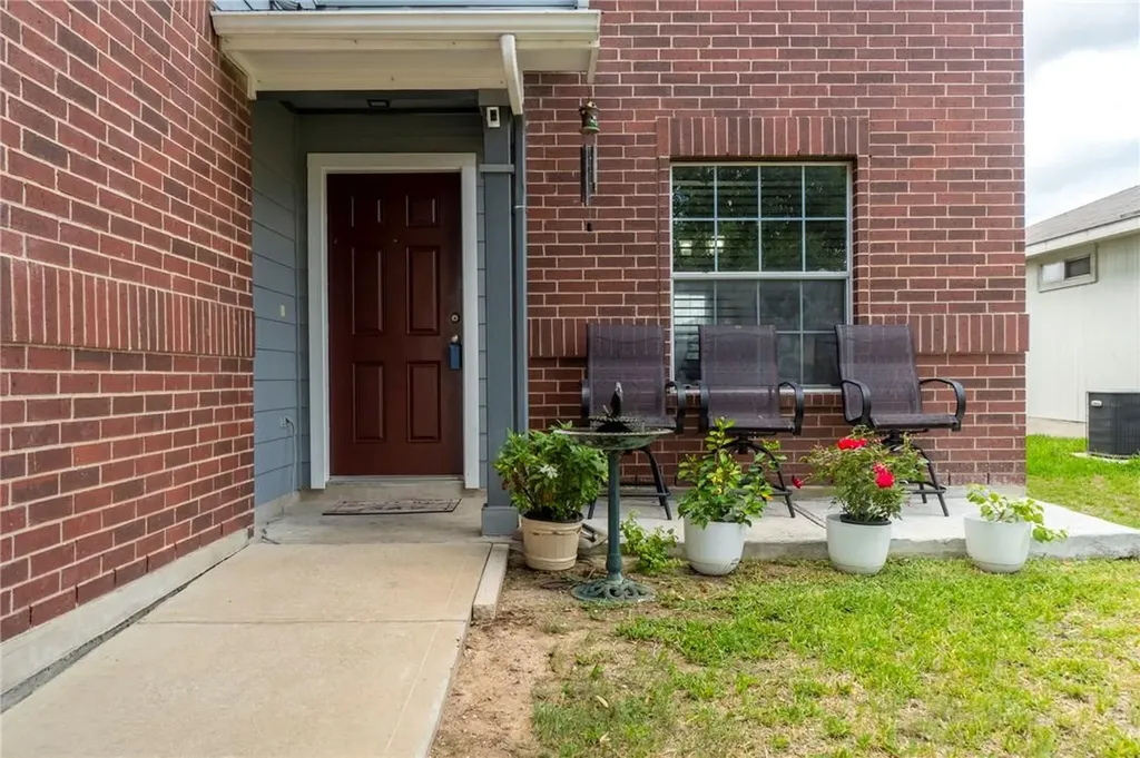 18425 Crestwind Lane Elgin TX 78621