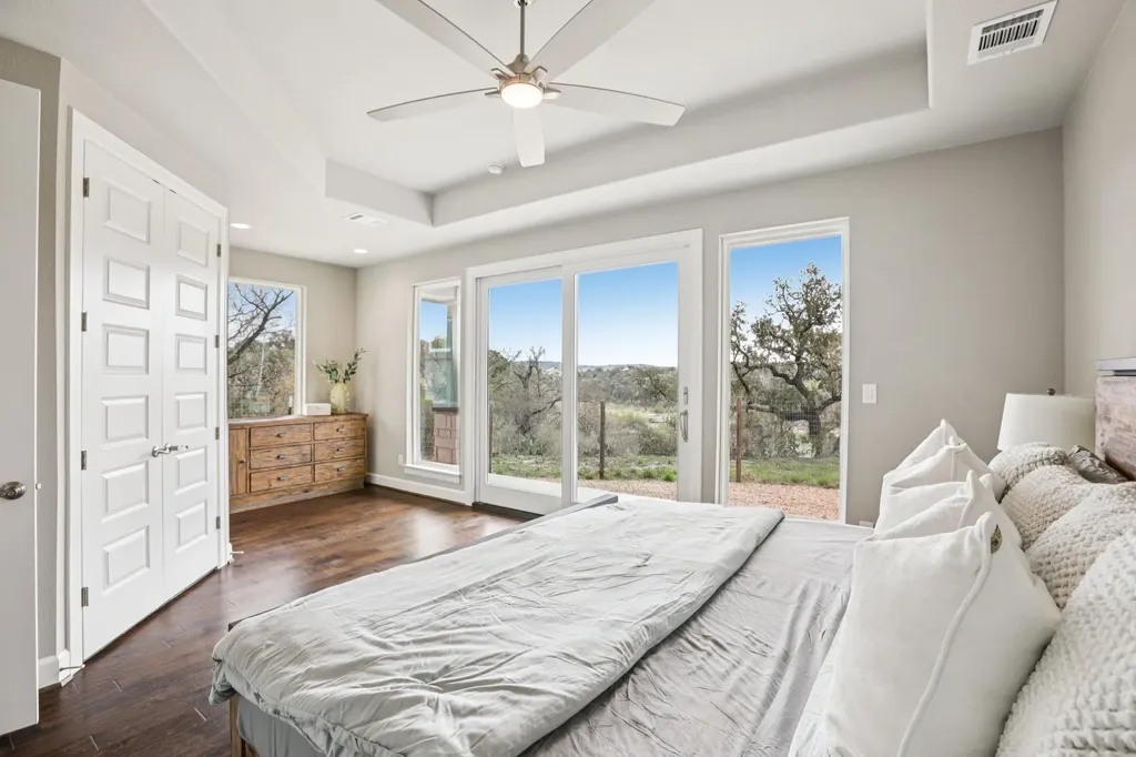 23601 Old Ferry Road Spicewood TX 78669