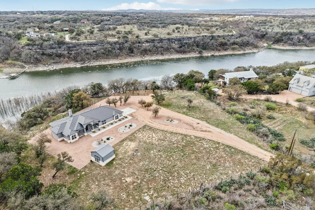 23601 Old Ferry Road Spicewood TX 78669