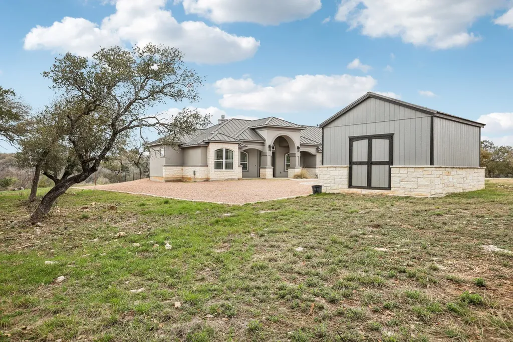 23601 Old Ferry Road Spicewood TX 78669