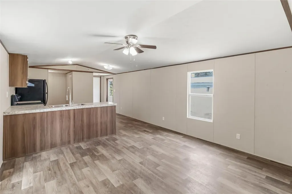 908 Turney Lane Smithville TX 78957