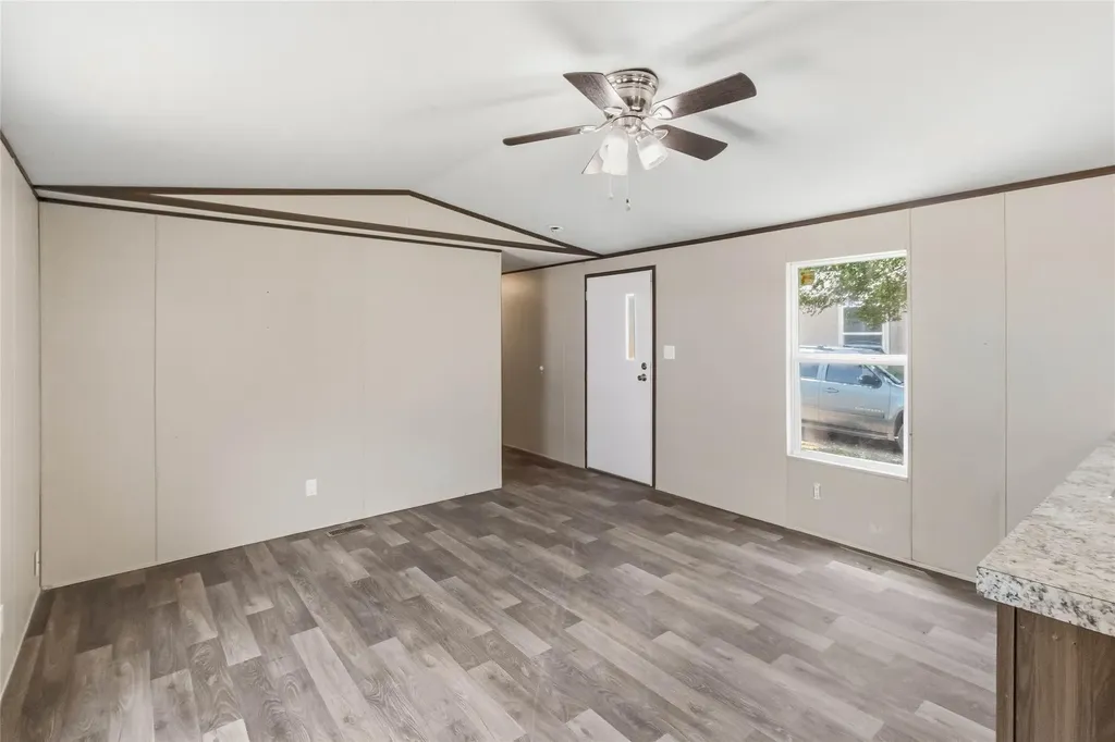 908 Turney Lane Smithville TX 78957