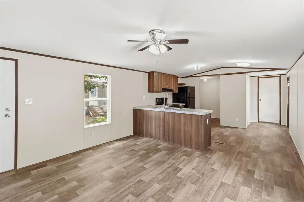 908 Turney Lane Smithville TX 78957