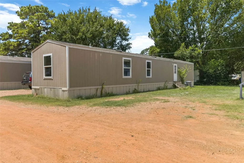 908 Turney Lane Smithville TX 78957