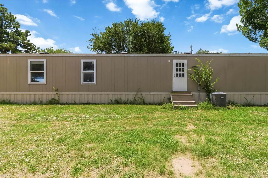 908 Turney Lane Smithville TX 78957