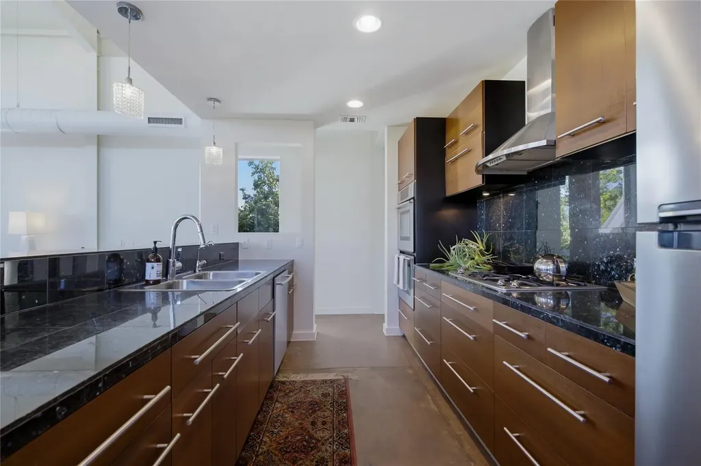 1312 Hurst Hollow Austin TX 78734